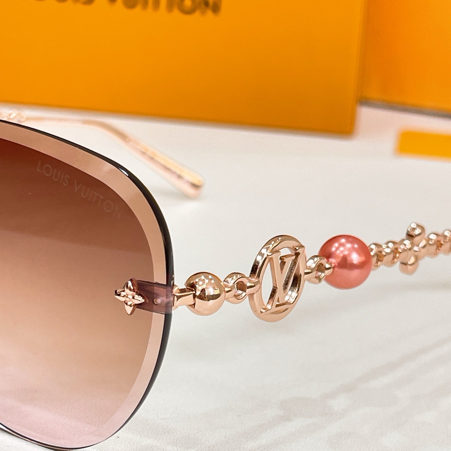 Louis Vuitton Sunglasses-Z3318U
