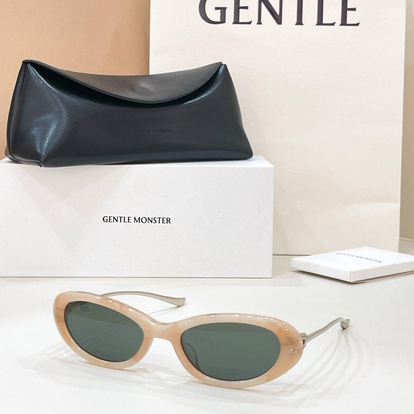GENTLE MONSTER  Sunglasses-ORA