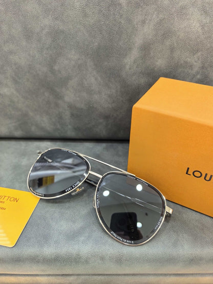 LOUIS VUITTON Sunglasses Z2636U